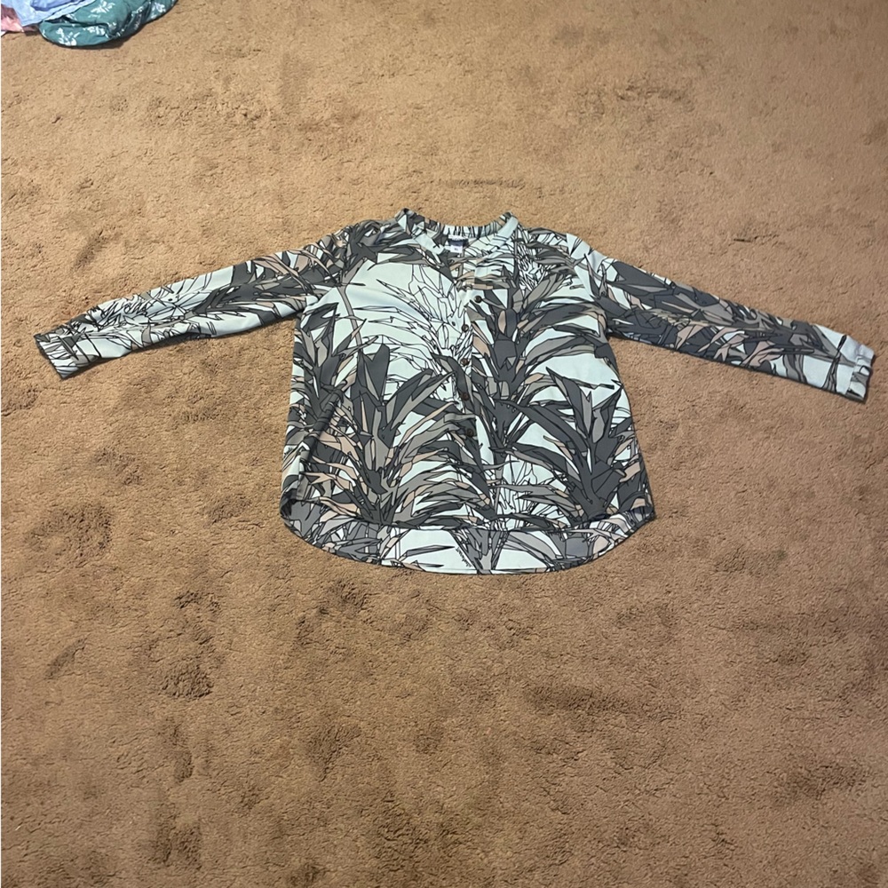 Manuhealii button up ti leaf print